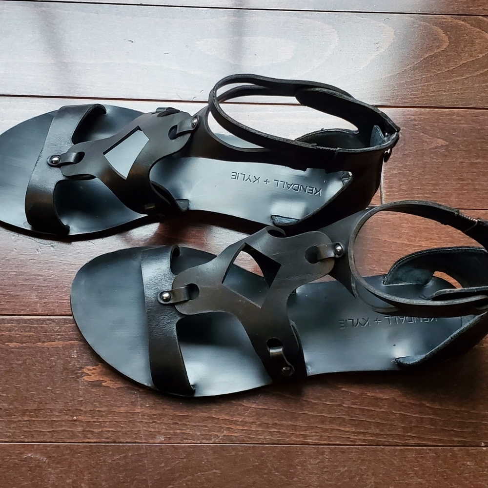KENDALL & KYLIE FIFI 2 GLADIATOR SANDALS